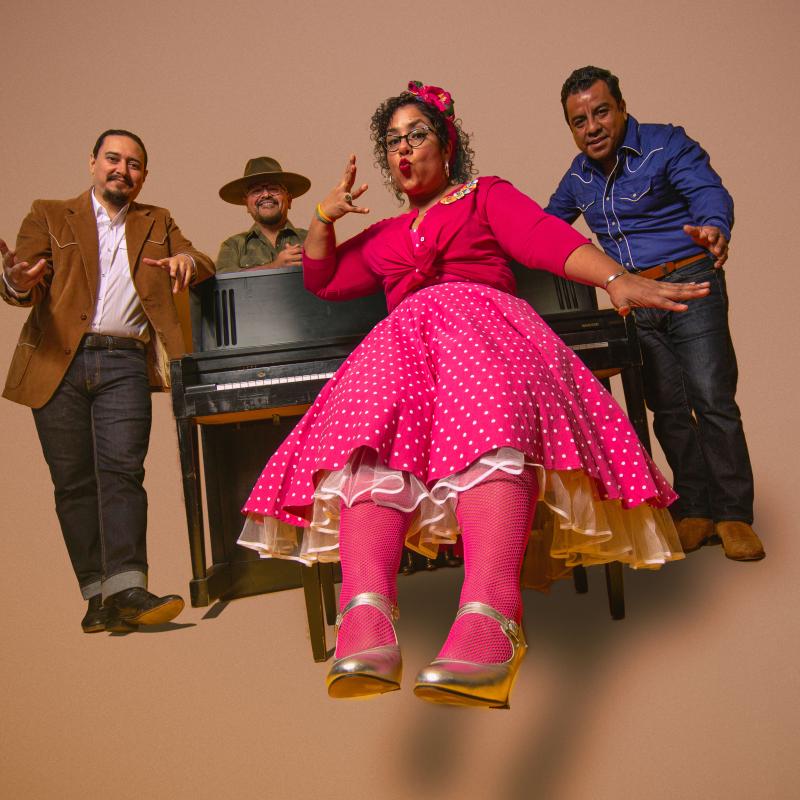 La Santa Cecilia band
